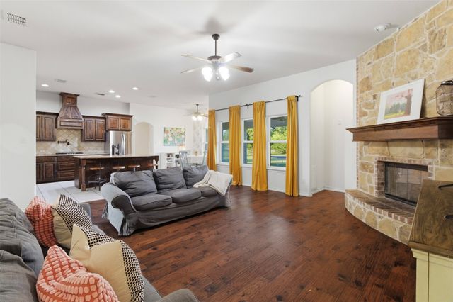 1030 Lester Burt Road, Farmersville, TX 75442