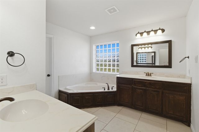 1030 Lester Burt Road, Farmersville, TX 75442