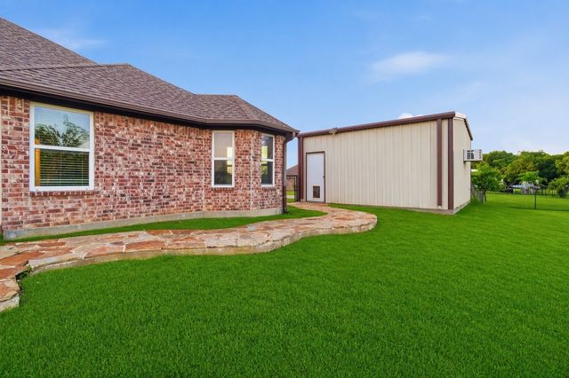 1030 Lester Burt Road, Farmersville, TX 75442