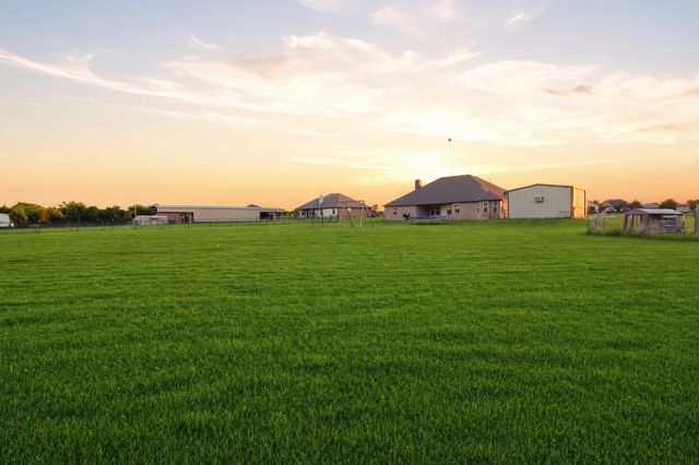 1030 Lester Burt Road, Farmersville, TX 75442