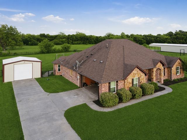 1030 Lester Burt Road, Farmersville, TX 75442