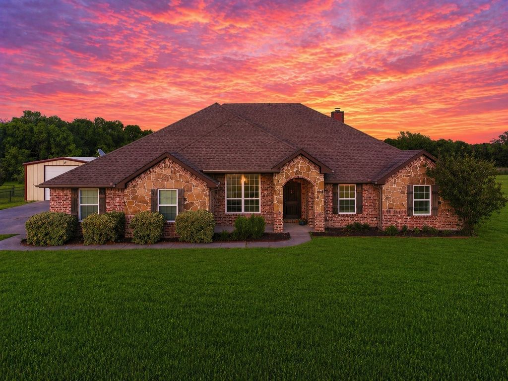 1030 Lester Burt Road, Farmersville, TX 75442
