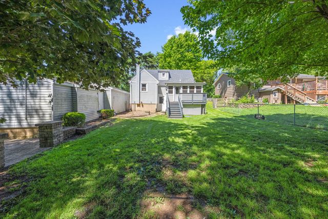 6314 Hillcrest Road, Cary, IL 60013