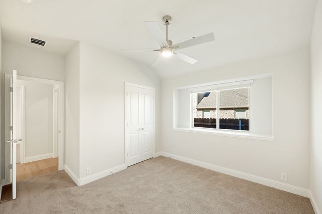 926 S Bluebird Lane, Midlothian, TX 76065