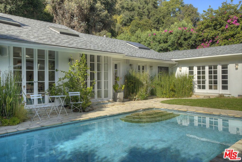 Image 1 of property listing at 2761 Hutton Drive, Los Angeles, CA 90210