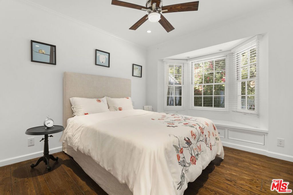 Image 28 of property listing at 2761 Hutton Drive, Los Angeles, CA 90210