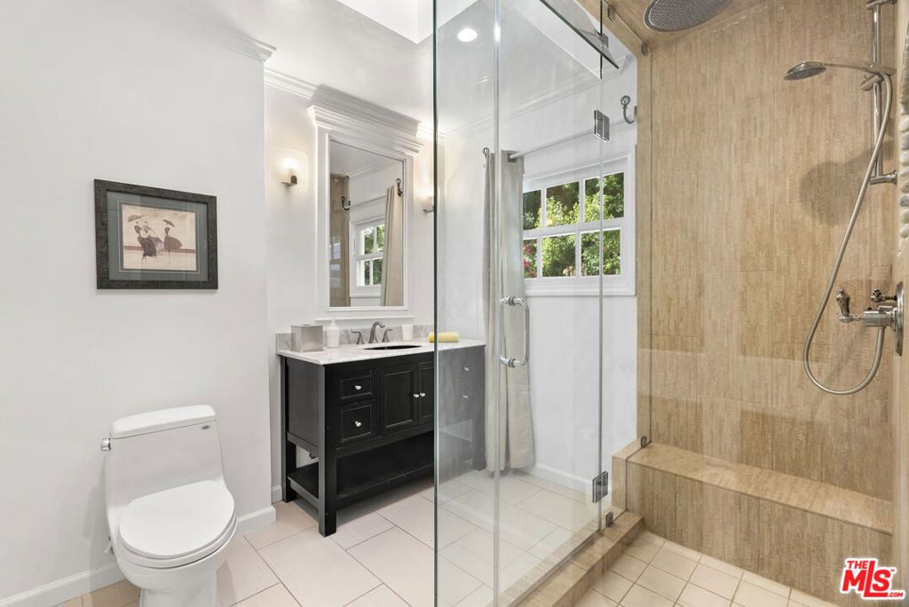 Image 31 of property listing at 2761 Hutton Drive, Los Angeles, CA 90210
