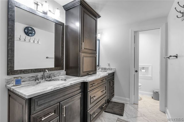 70 Wynngate Lane, Amherst, NY 14221