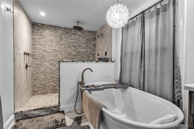 70 Wynngate Lane, Amherst, NY 14221