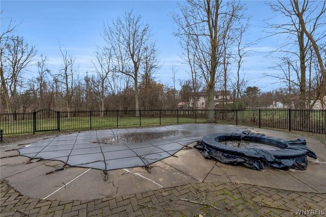 70 Wynngate Lane, Amherst, NY 14221