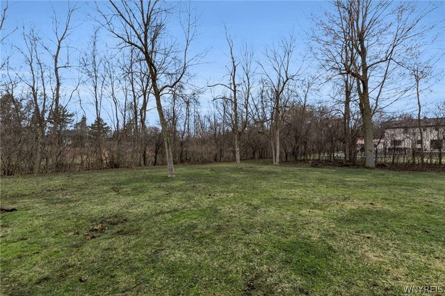 70 Wynngate Lane, Amherst, NY 14221