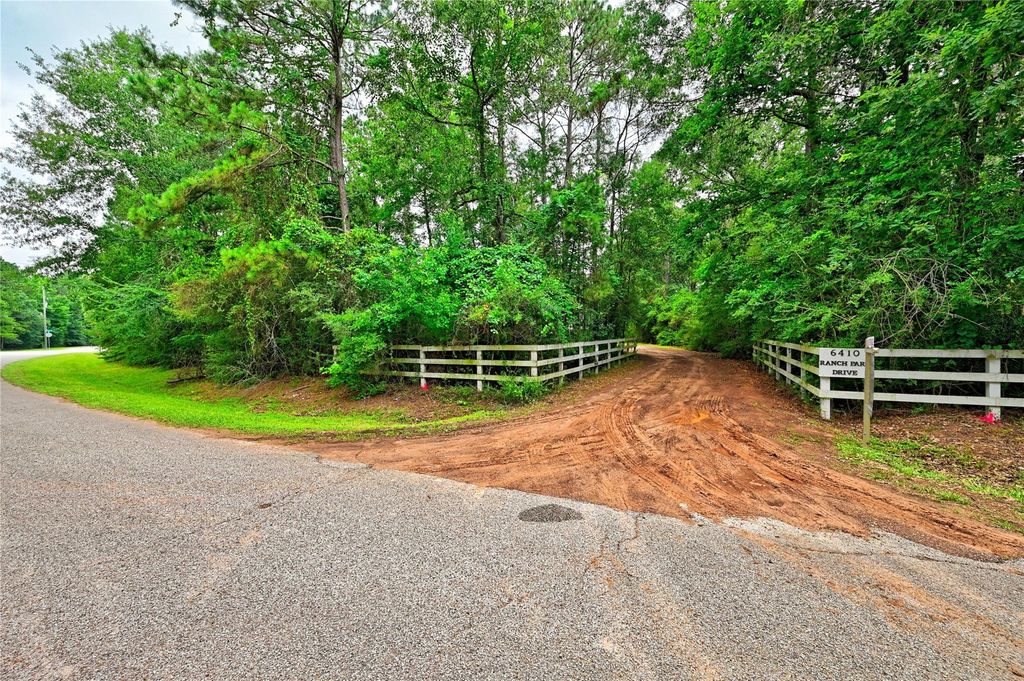 6410 Ranch Park Drive, Magnolia, TX 77354