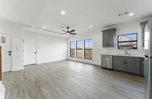 205 S Second Street, Beasley, TX 77417