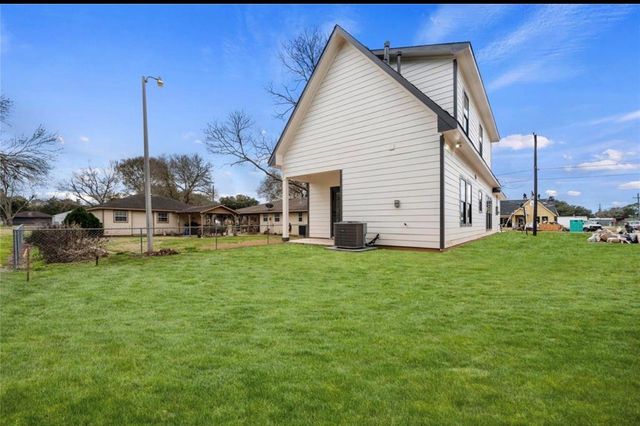 205 S Second Street, Beasley, TX 77417
