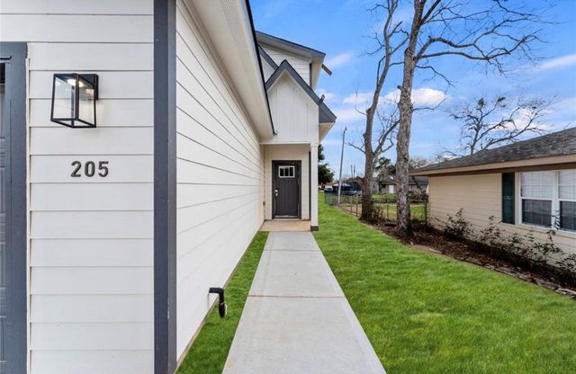 205 S Second Street, Beasley, TX 77417