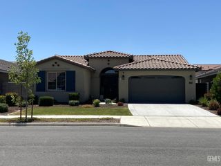 11529 Hollybrook Lane, Bakersfield, CA 93311