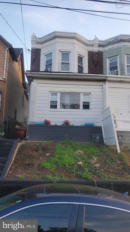 1044 PINE ST, Darby, PA 19023