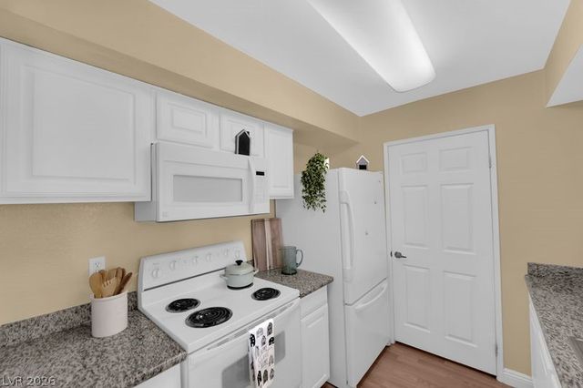 6800 East Lake Mead Boulevard 1055, Las Vegas, NV 89156