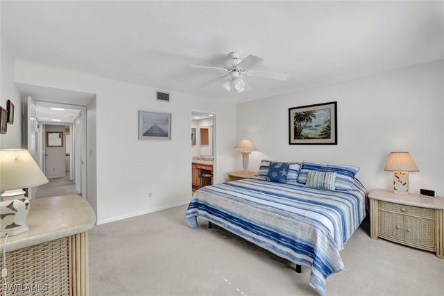 228 Fox Glen DR 3203, Naples, FL 34104