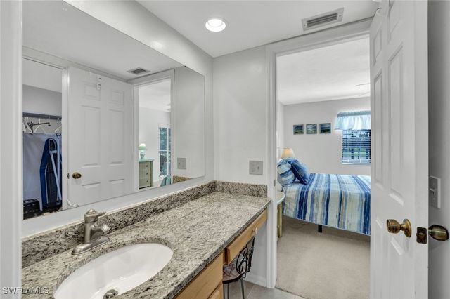 228 Fox Glen DR 3203, Naples, FL 34104