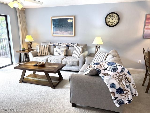 228 Fox Glen DR 3203, Naples, FL 34104