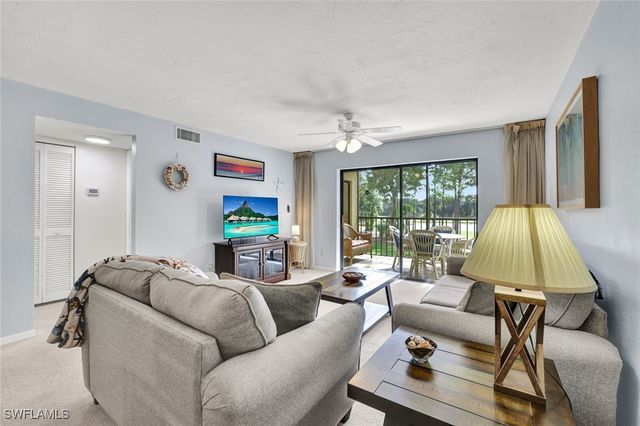 228 Fox Glen DR 3203, Naples, FL 34104