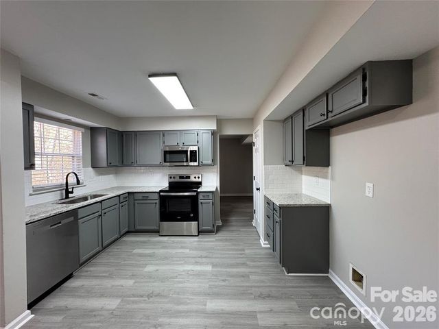 1425 Sugar Hollow Drive, Charlotte, NC 28214