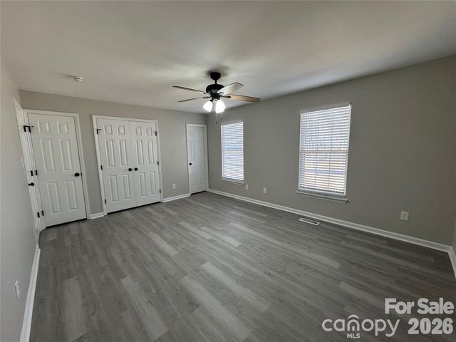 1425 Sugar Hollow Drive, Charlotte, NC 28214