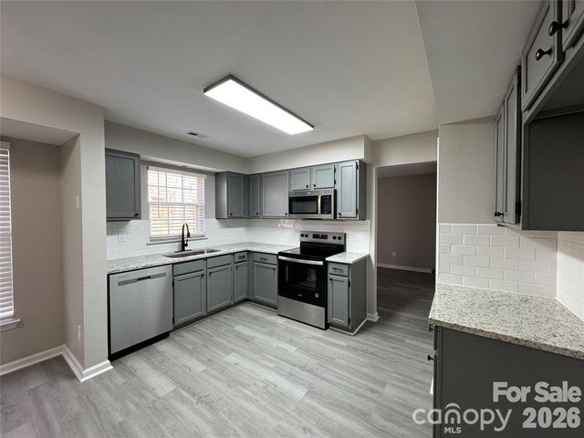 1425 Sugar Hollow Drive, Charlotte, NC 28214