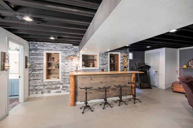 4131 Abercrombie Drive, Chesterton, IN 46304