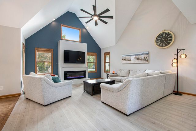 4131 Abercrombie Drive, Chesterton, IN 46304