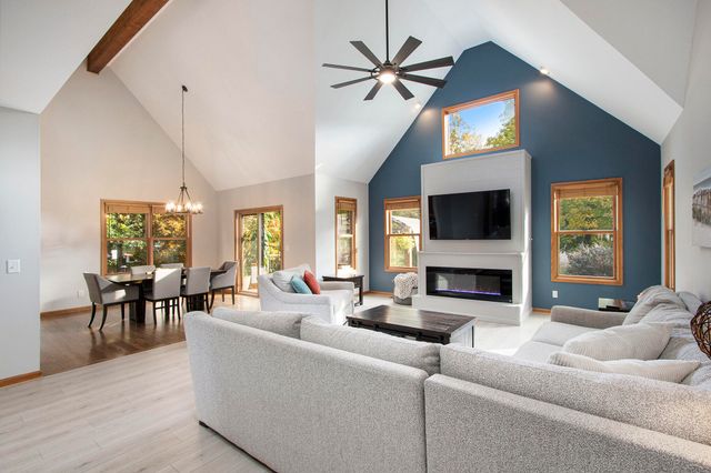 4131 Abercrombie Drive, Chesterton, IN 46304