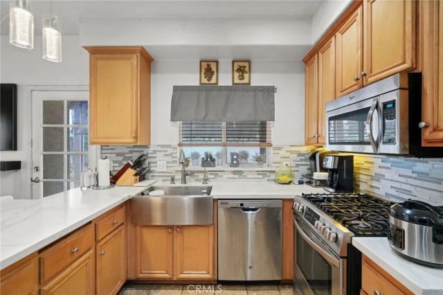 12771 Cameron Avenue, Sylmar, CA 91342