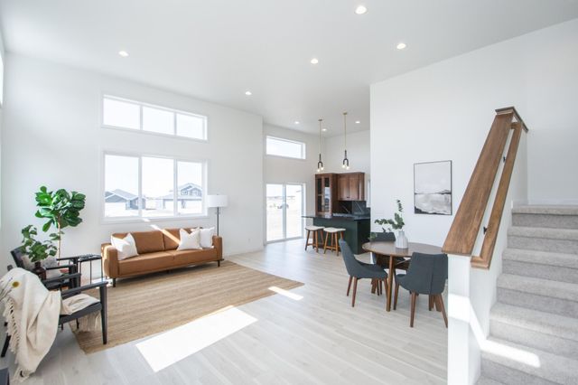 6810 32 Street S, Fargo, ND 58104