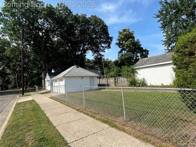 1003 Emwill Street, Ferndale, MI 48220