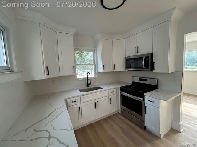 1003 Emwill Street, Ferndale, MI 48220