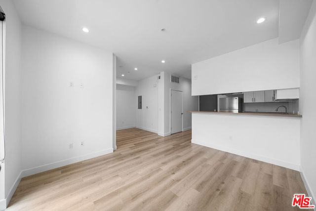 5612 Lexington Avenue 204, Los Angeles, CA 90038