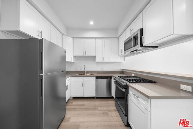 5612 Lexington Avenue 204, Los Angeles, CA 90038