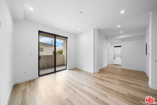 5612 Lexington Avenue 204, Los Angeles, CA 90038