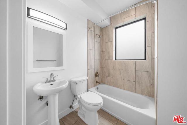 5612 Lexington Avenue 204, Los Angeles, CA 90038