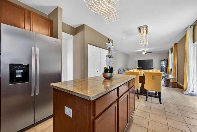 2956 ABERDEEN Drive, Montgomery, IL 60538