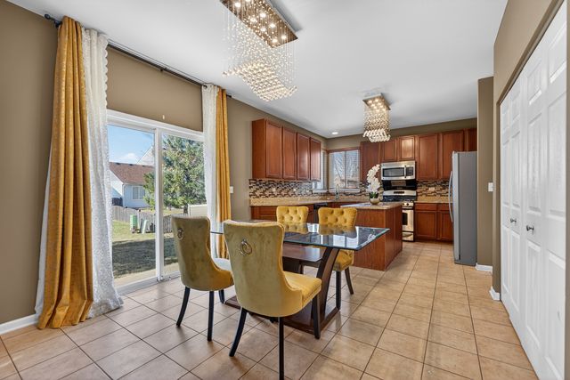 2956 ABERDEEN Drive, Montgomery, IL 60538