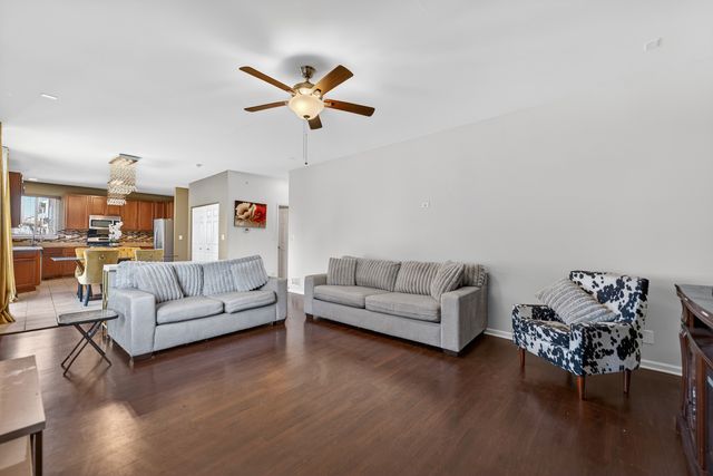 2956 ABERDEEN Drive, Montgomery, IL 60538