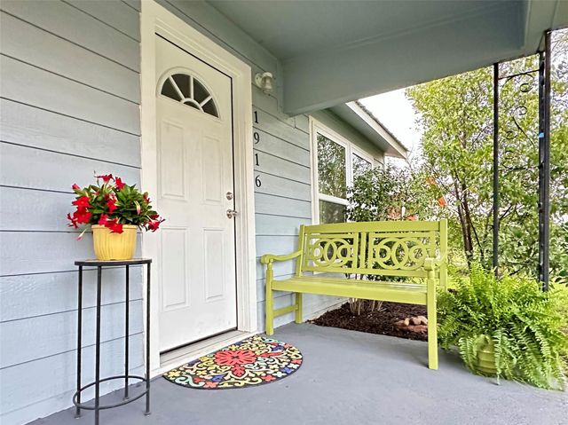 1916 Hill ST, Bastrop, TX 78602