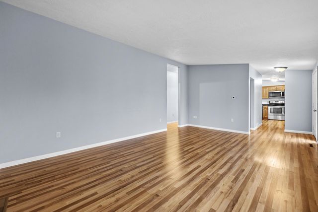 117 26th St SW, Minot, ND 58701