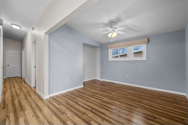 117 26th St SW, Minot, ND 58701