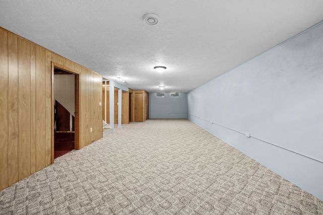 117 26th St SW, Minot, ND 58701