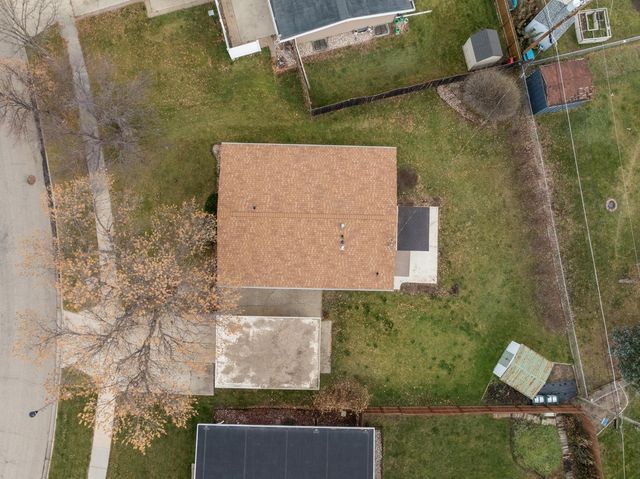 117 26th St SW, Minot, ND 58701