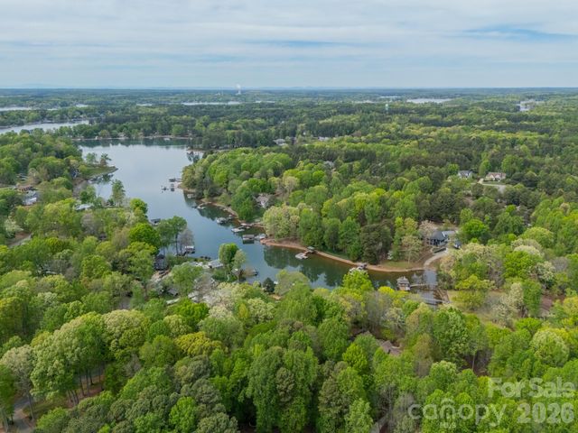 215 Freshwater Lane, Mooresville, NC 28117