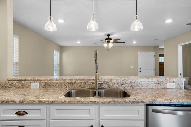 194 Wainwright Drive, Crestview, FL 32539